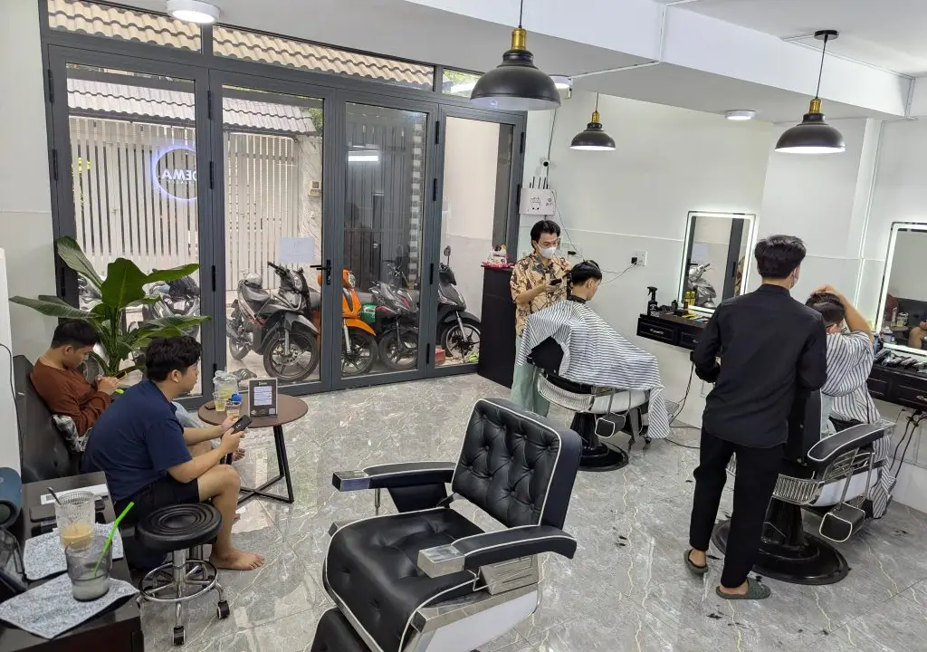 Không gian cắt tóc nam tại Dema Barber